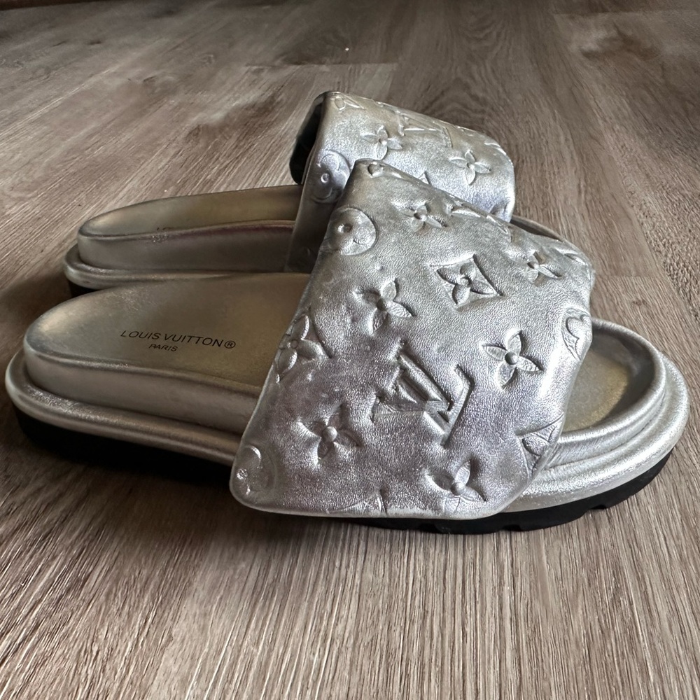 Louis Vuitton Monogram Silver Platform Pillow Slides Sandals Adjustable Size 8.5 - Picture 2 of 9
